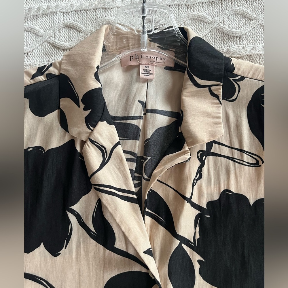 Philosophy Contemporary  Floral Print Button-Up Blouse Women’s Size Small - Picture 8 of 12